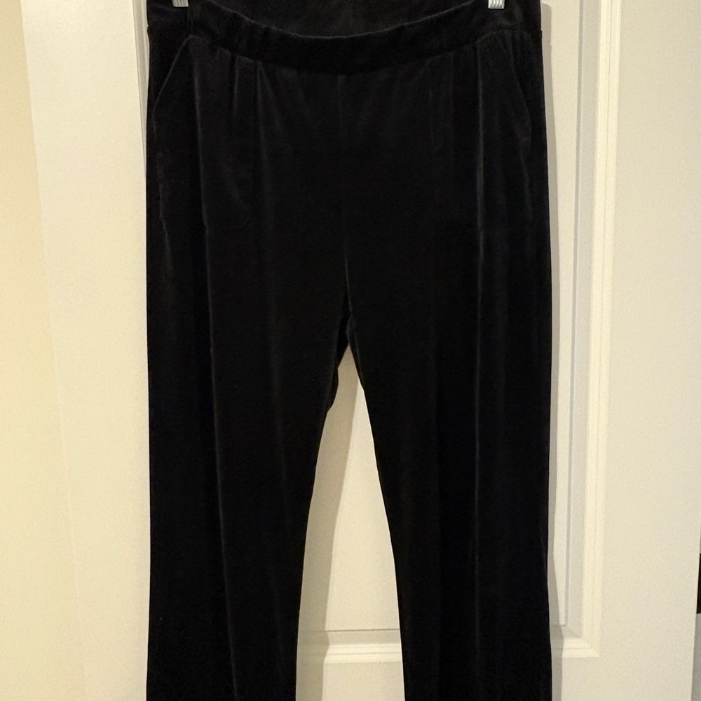 Leo & Nicole Black Velvet Wide Leg Pants